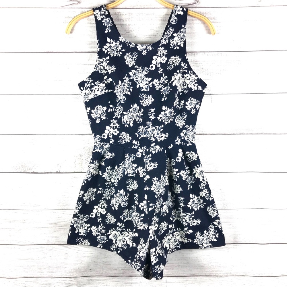 Lush Floral V Back Jumpsuit Romper Dress Shorts XS